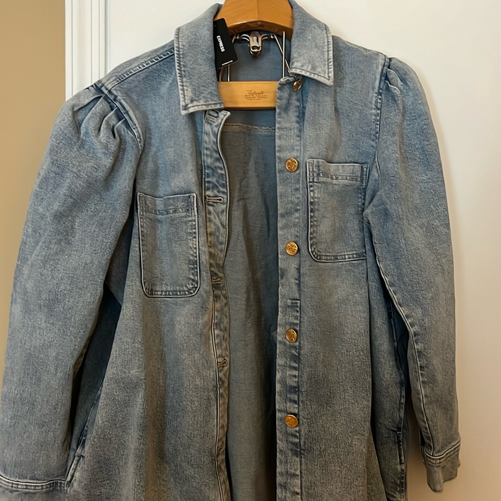 New Express Denim Jacket with puff sleeves and gold buttons. Xl